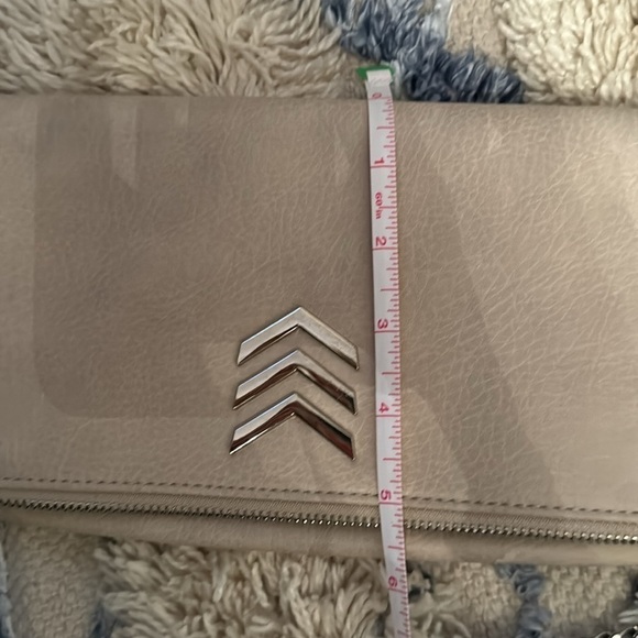 Express Convertible Fold over clutch cream chain strap purse bag - Picture 8 of 13